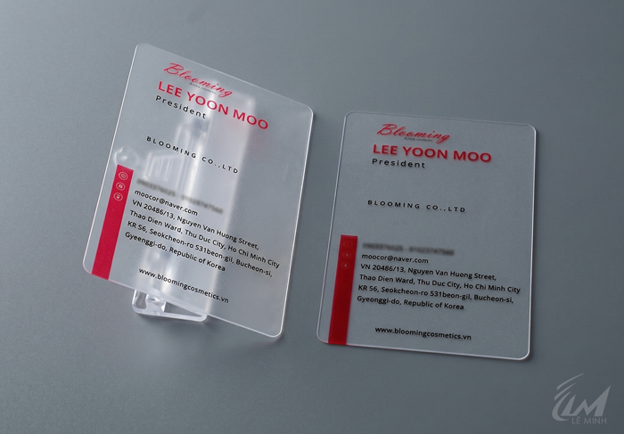 name card nhựa trong suốt